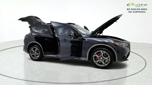 Used 2024 Alfa Romeo Stelvio Ti AWD/4WD image 20