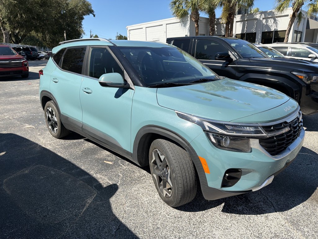 Certified 2024 Kia Seltos EX FWD image 1