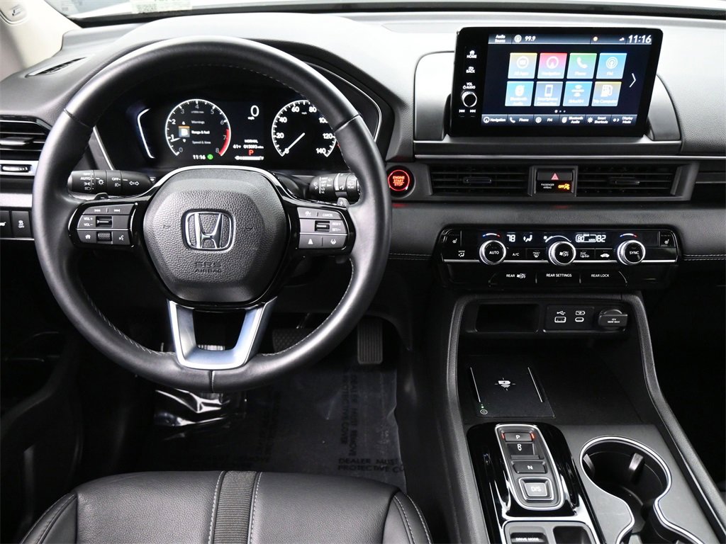 Used 2025 Honda Pilot Touring image 6