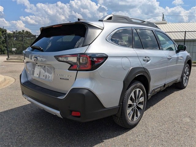 New 2025 Subaru Outback Touring image 5