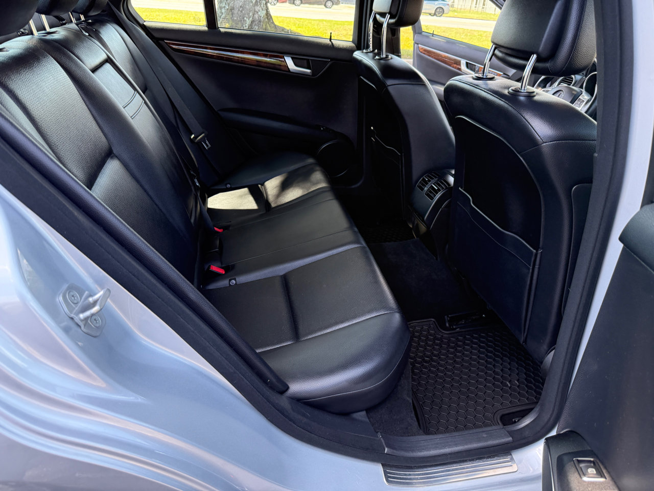 Used 2012 Mercedes-Benz C 300 Luxury image 23