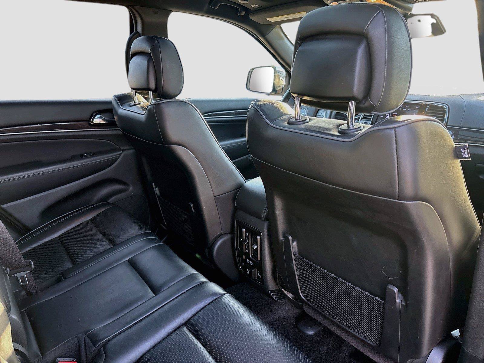 Used 2019 Jeep Grand Cherokee Overland AWD/4WD image 33