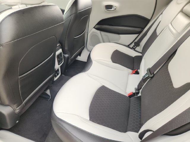 Used 2019 Jeep Compass Latitude FWD image 20