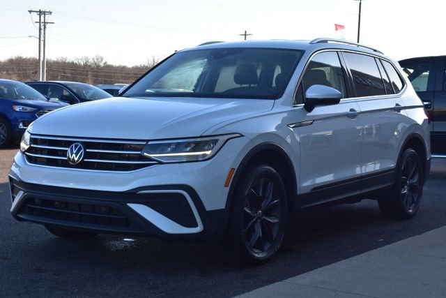 Used 2023 Volkswagen Tiguan SE image 15