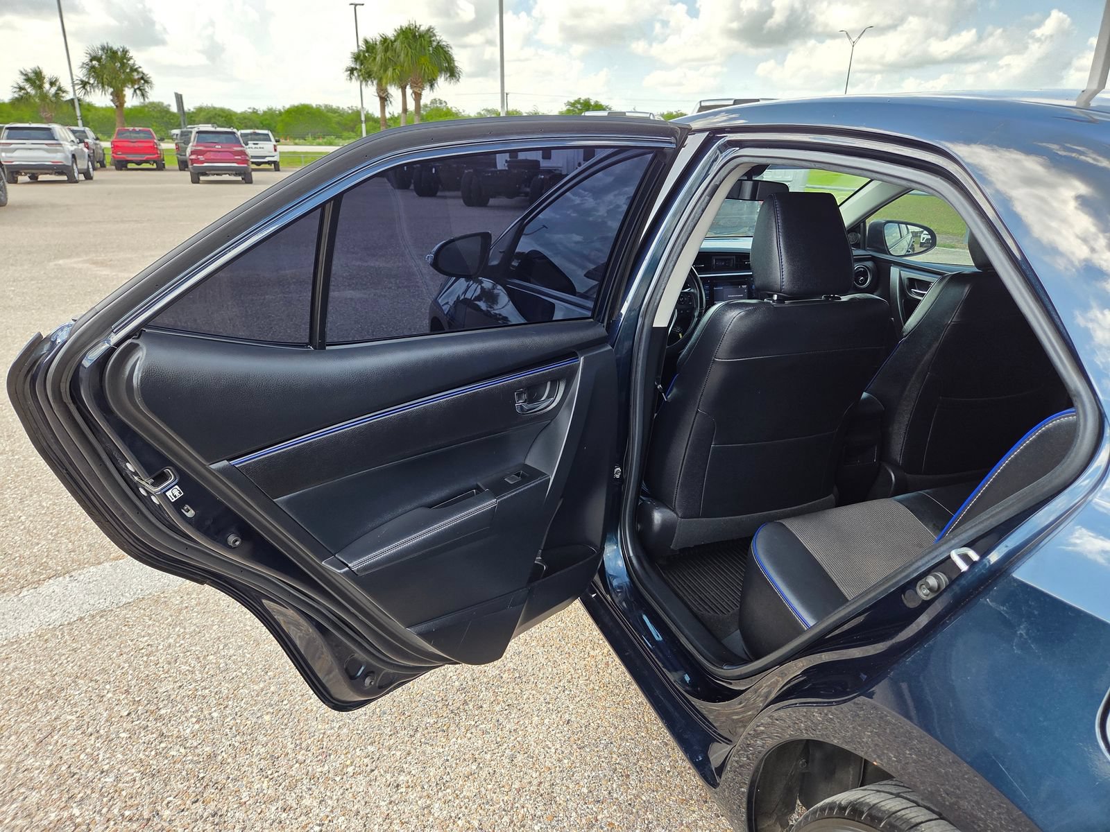 Used 2019 Toyota Corolla SE FWD image 14