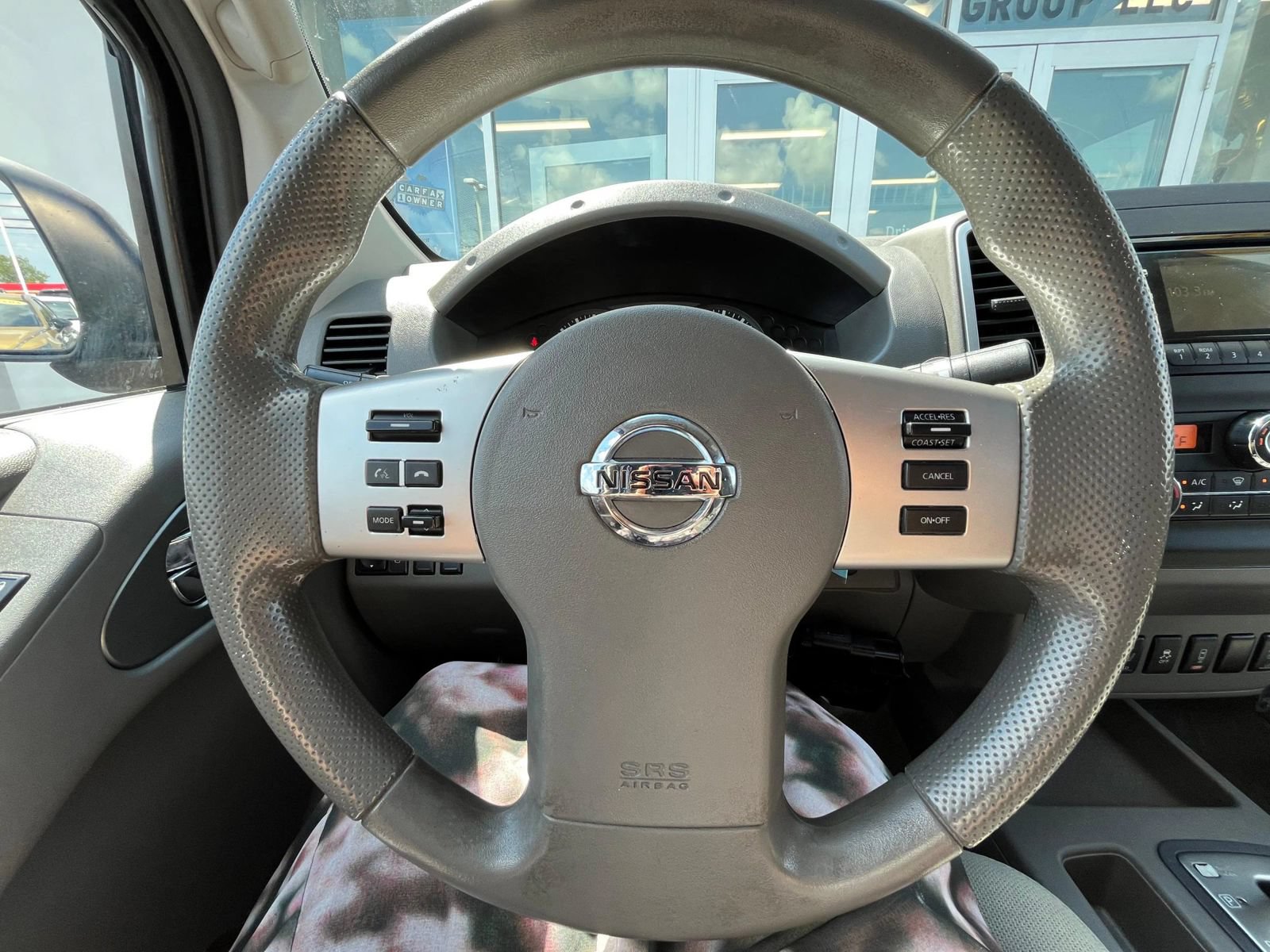 Used 2014 Nissan Frontier SV w/ SV Value Truck Package AWD/4WD image 15