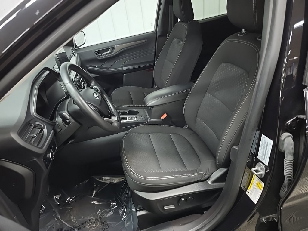 Certified 2023 Ford Escape Active AWD/4WD image 30