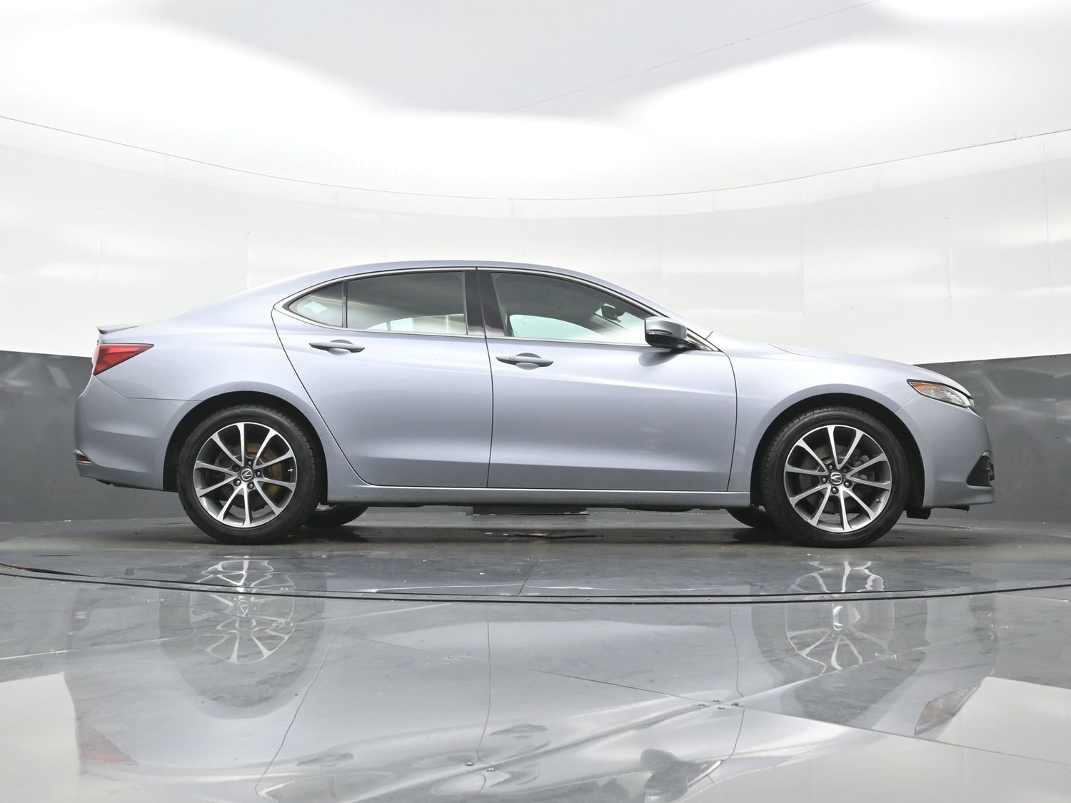 Used 2015 Acura TLX w/ Technology Package FWD image 33