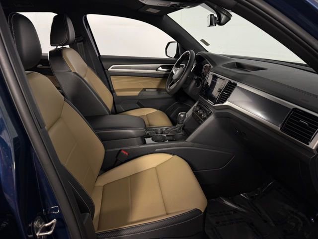 Used 2023 Volkswagen Atlas Cross Sport SE image 14