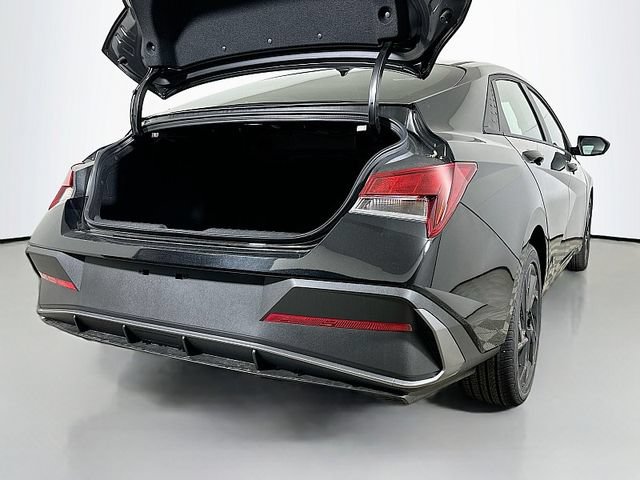 Used 2026 Hyundai Elantra Sport FWD image 16