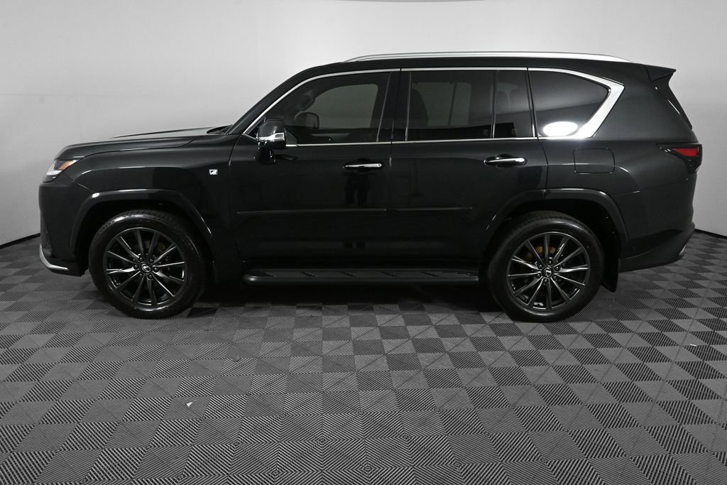 Used 2025 Lexus LX 700h F Sport AWD/4WD image 3