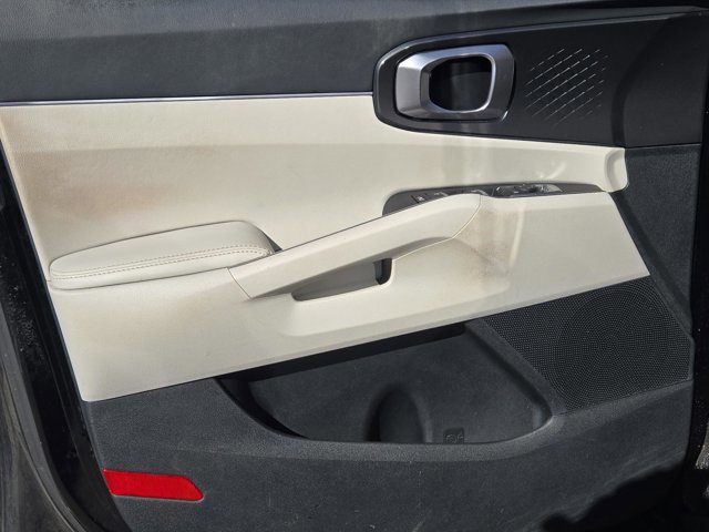 Used 2024 Kia Sorento S w/ Panoramic Sunroof Package image 13