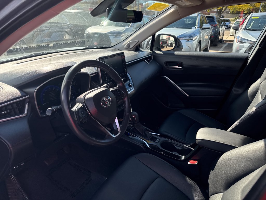 Used 2022 Toyota Corolla Cross XLE w/ Convenience Package AWD/4WD image 13