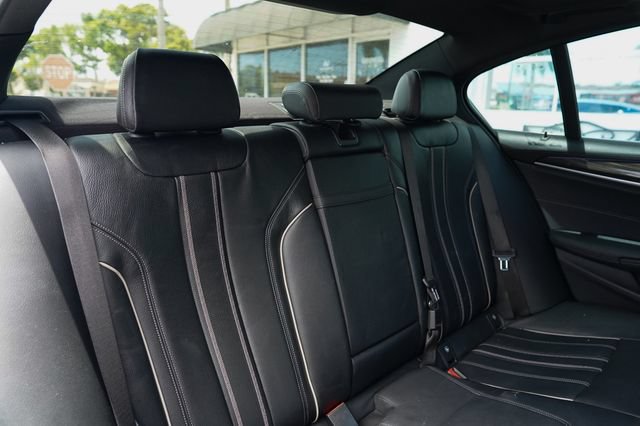 Used 2018 BMW 540i w/ M Sport Package RWD image 18