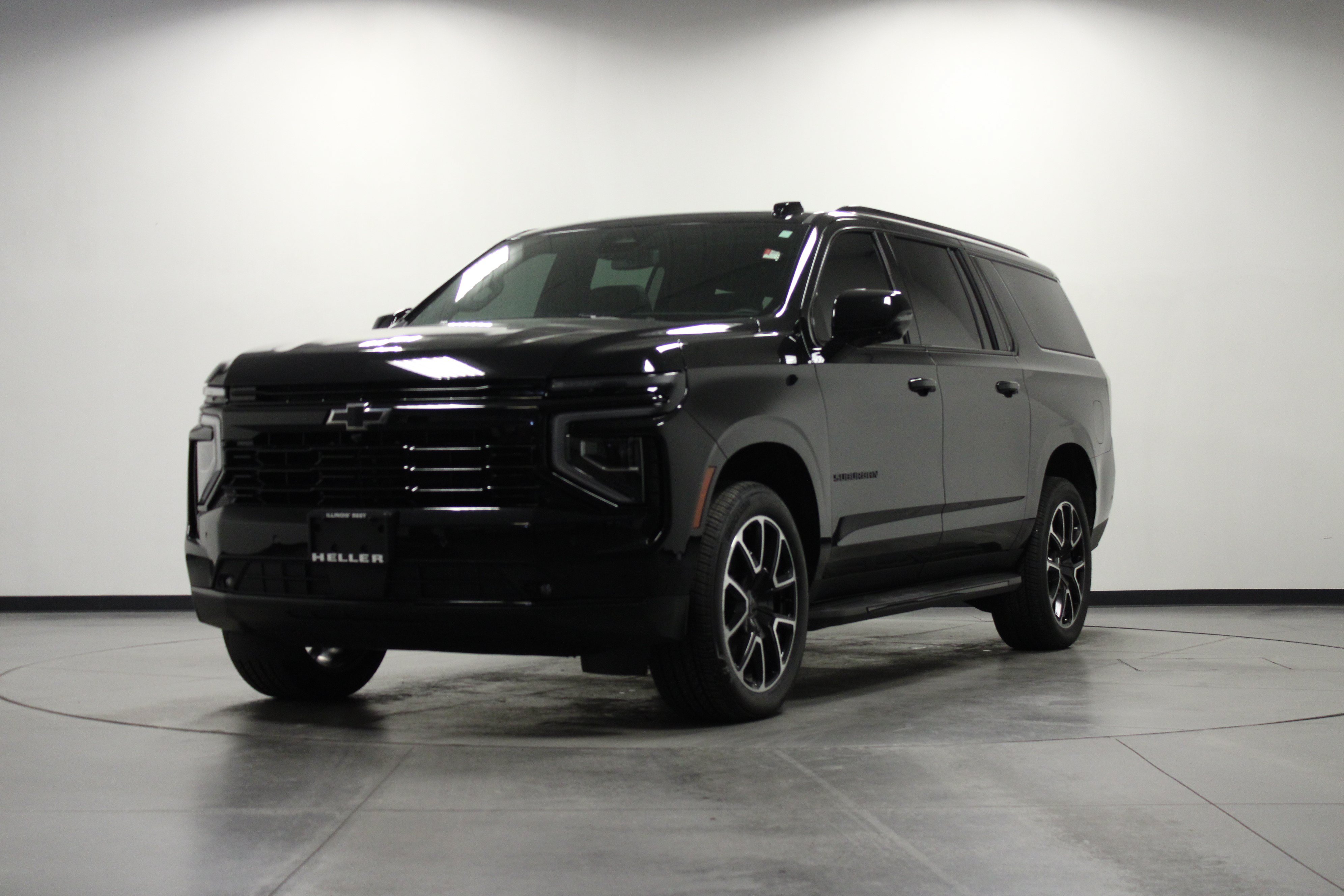 Used 2026 Chevrolet Suburban RST w/ Comfort Package AWD/4WD image 8