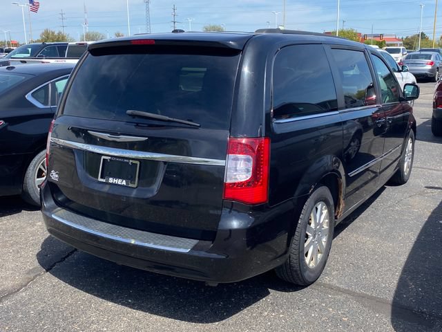 Used 2011 Chrysler Town & Country Touring-L w/ Entertainment Group #2 FWD video 2