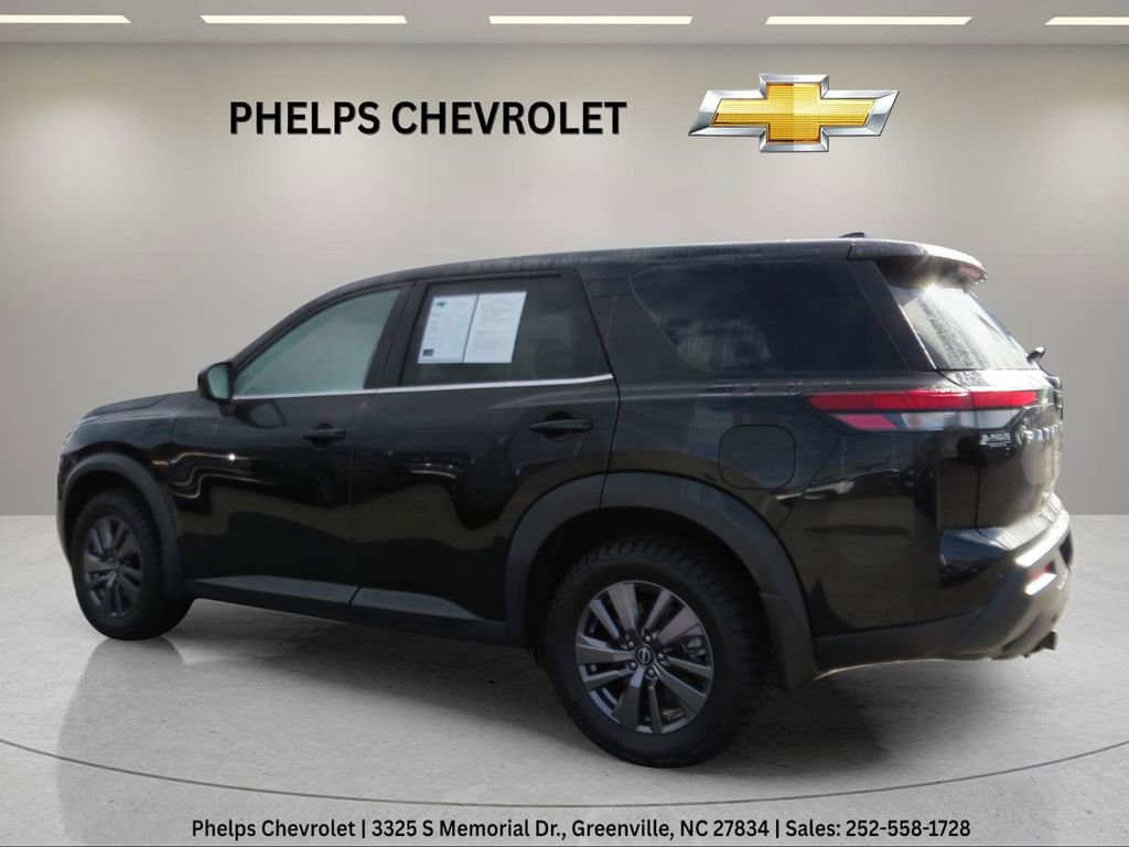 Used 2023 Nissan Pathfinder S image 4