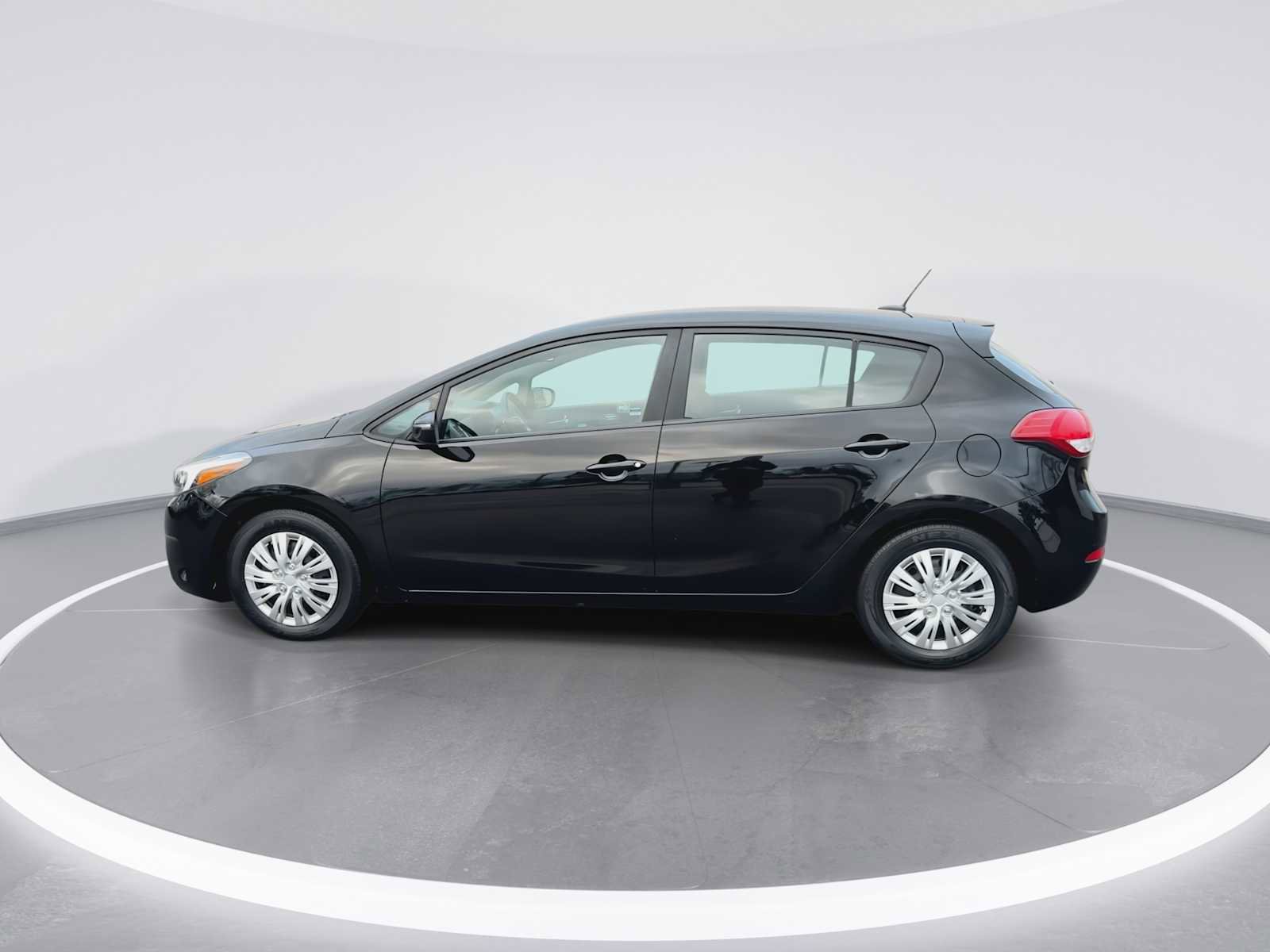 Used 2017 Kia Forte LX image 6