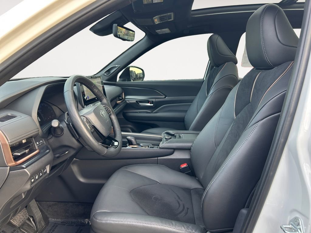 Used 2024 Toyota Grand Highlander AWD Hybrid image 16