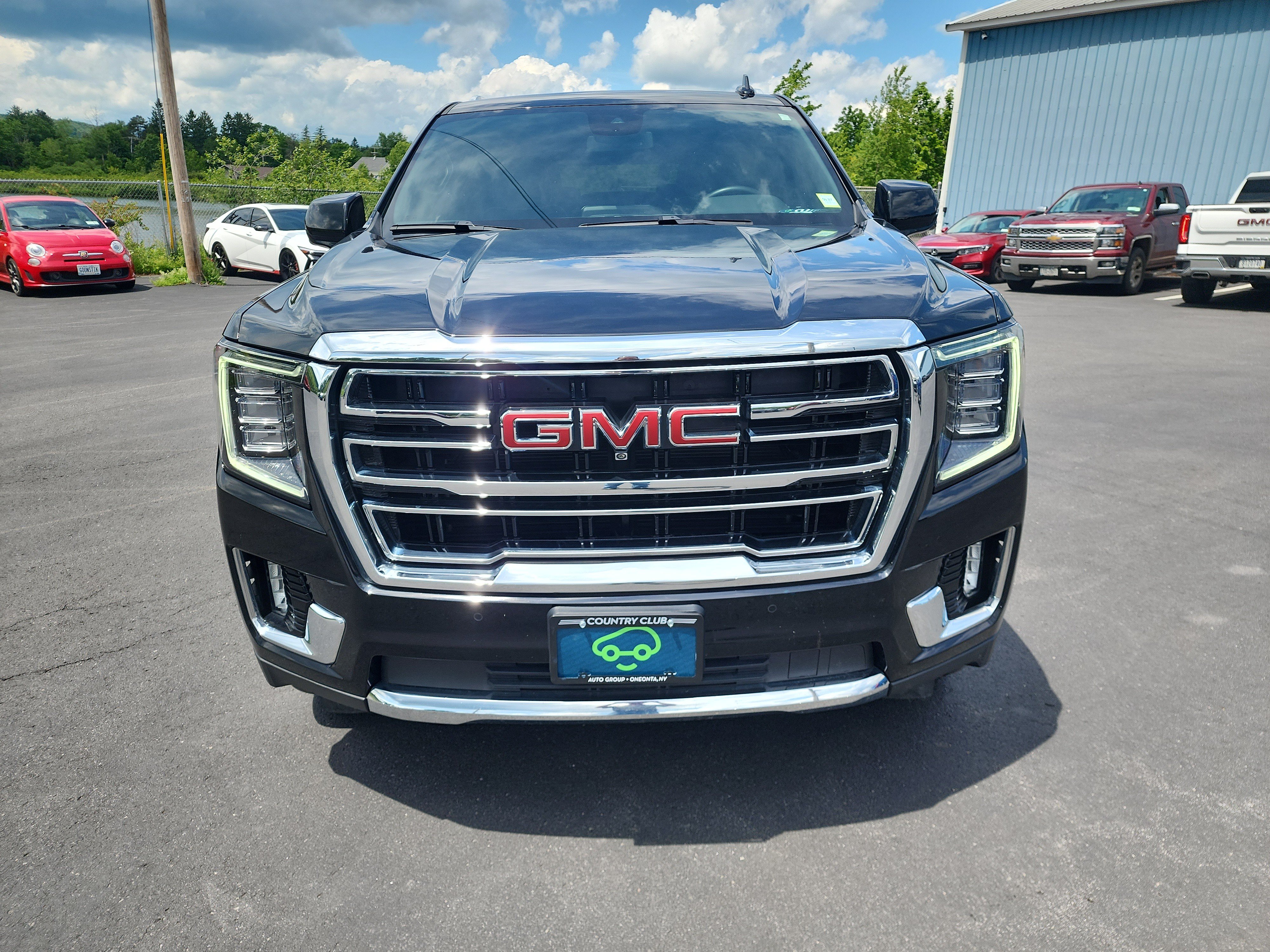 Certified 2024 GMC Yukon XL SLT w/ SLT Luxury Package AWD/4WD image 3
