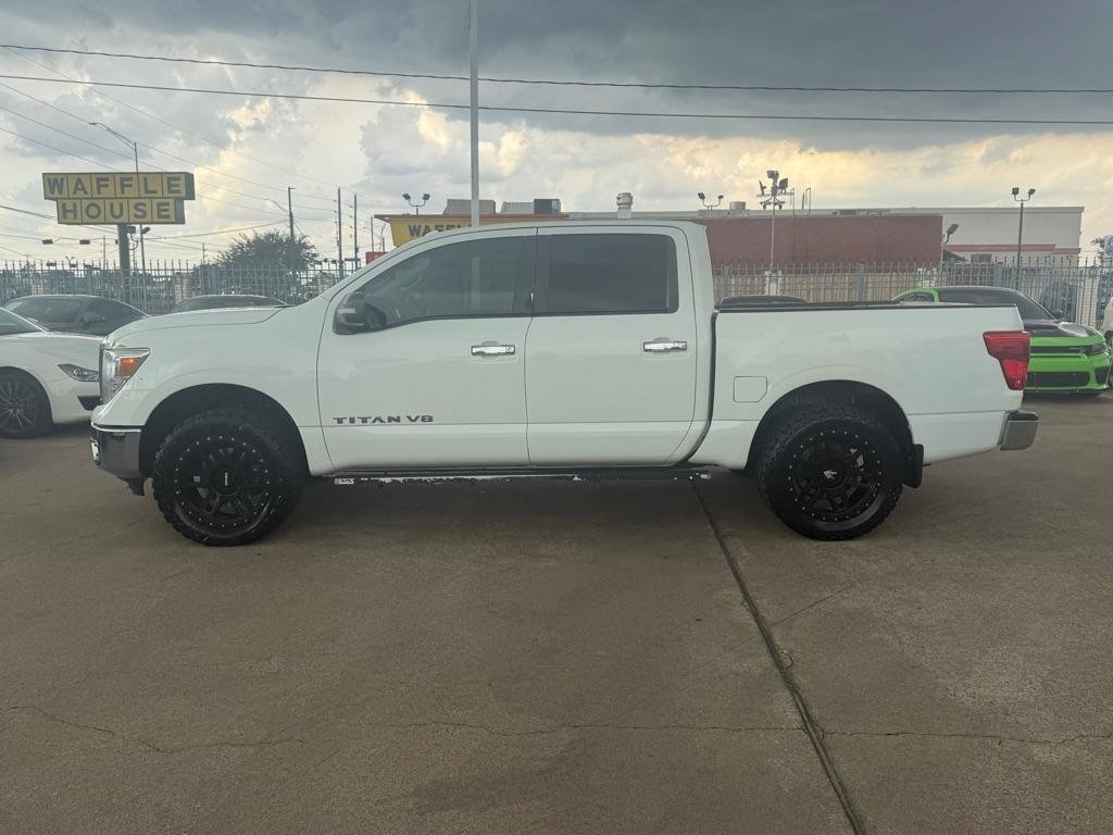 Used 2018 Nissan Titan SV RWD image 4