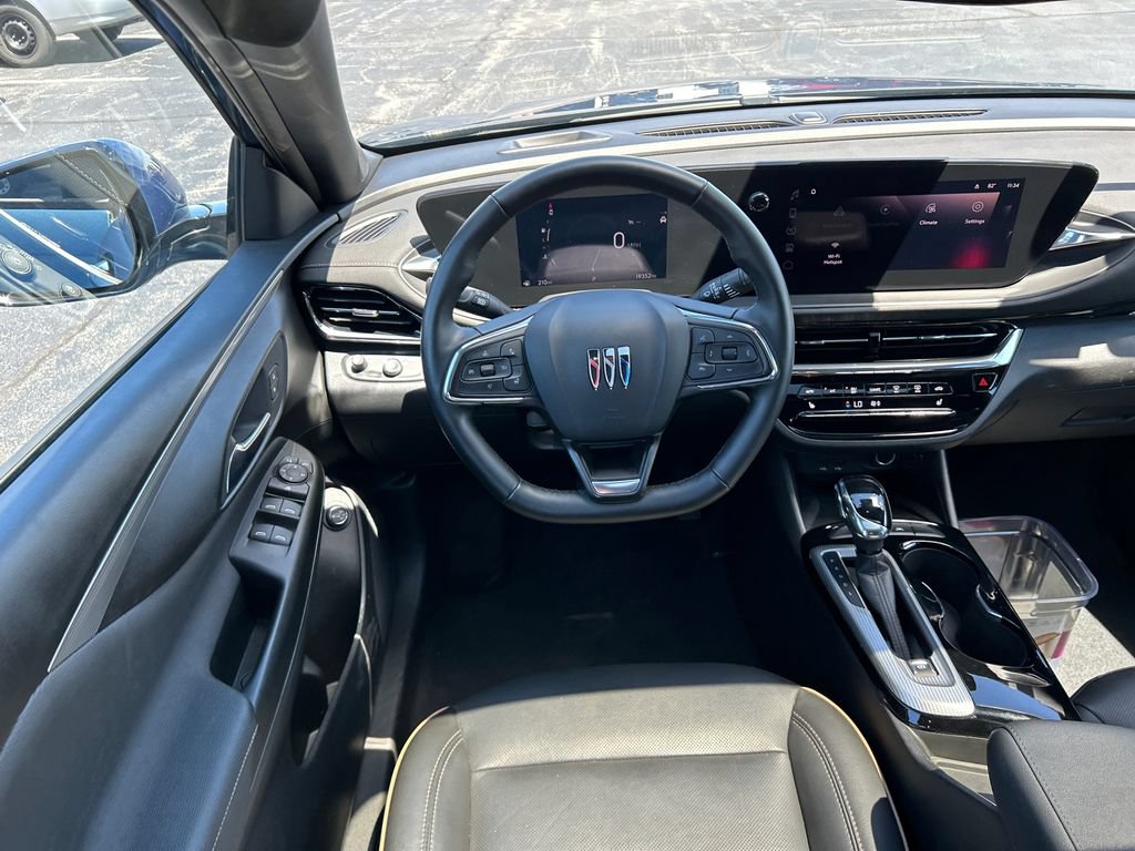 Certified 2025 Buick Envista Avenir FWD image 31