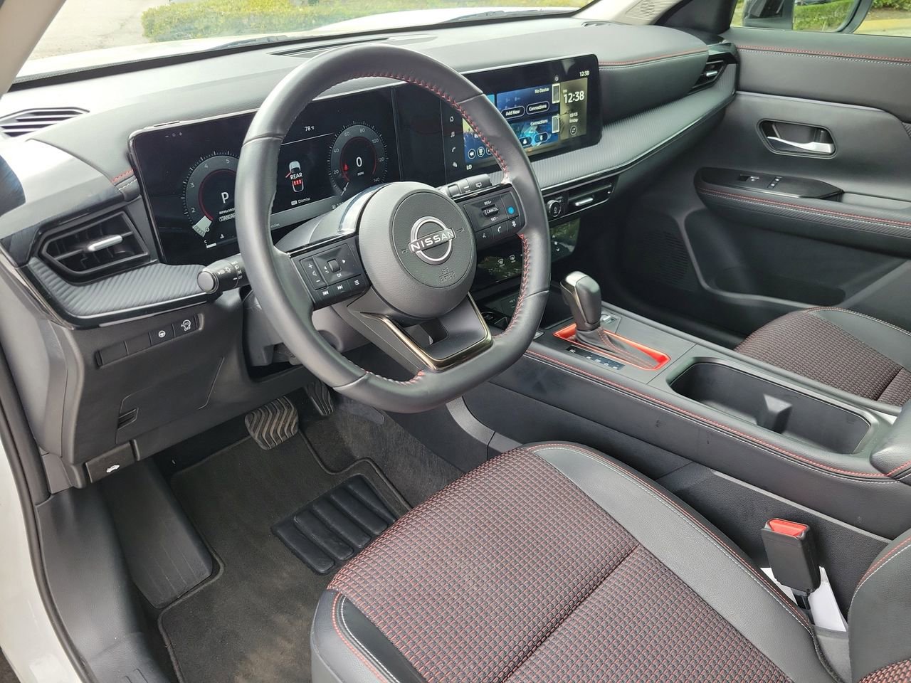 Used 2025 Nissan Kicks SR image 15