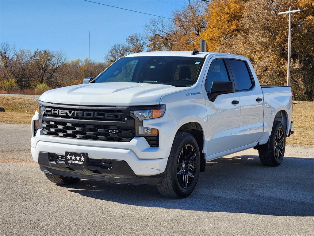 Used 2024 Chevrolet Silverado 1500 Custom image 3