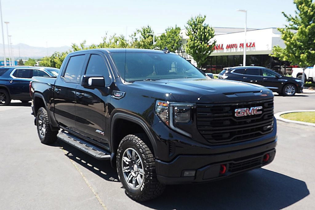 Used 2024 GMC Sierra 1500 AT4 w/ Technology Package AWD/4WD image 9