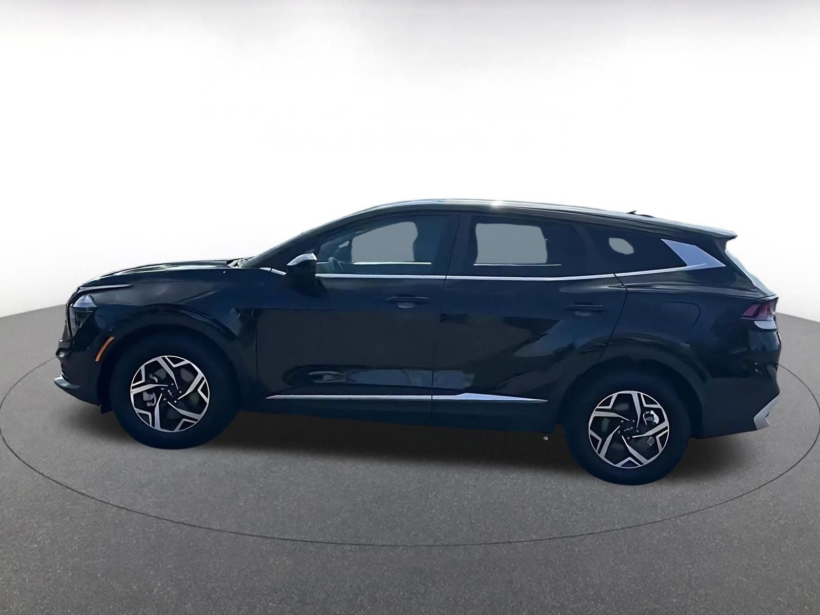 Used 2025 Kia Sportage LX FWD image 9