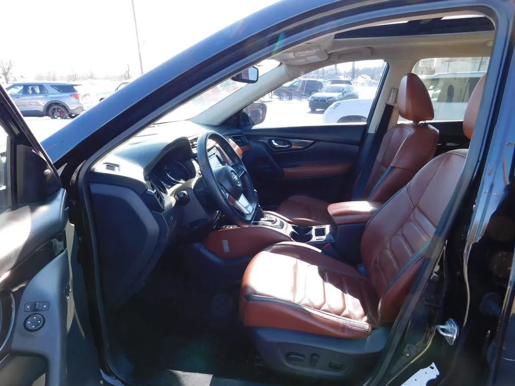 Used 2019 Nissan Rogue SL w/ Premium Package image 17