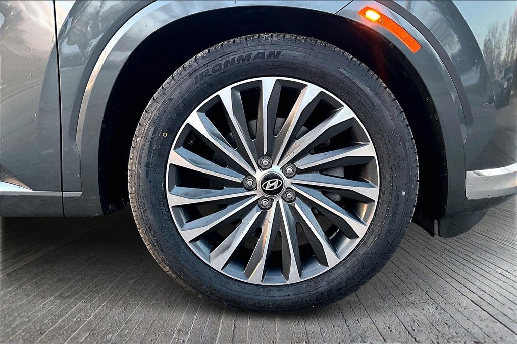 Used 2023 Hyundai Palisade Calligraphy w/ Cargo Package image 8