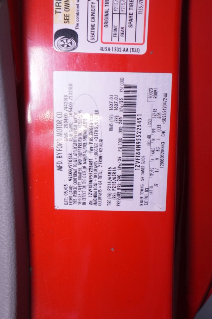 Used 2005 Ford Mustang Convertible RWD image 34