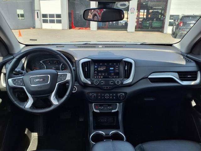 Used 2024 GMC Terrain SLT image 15