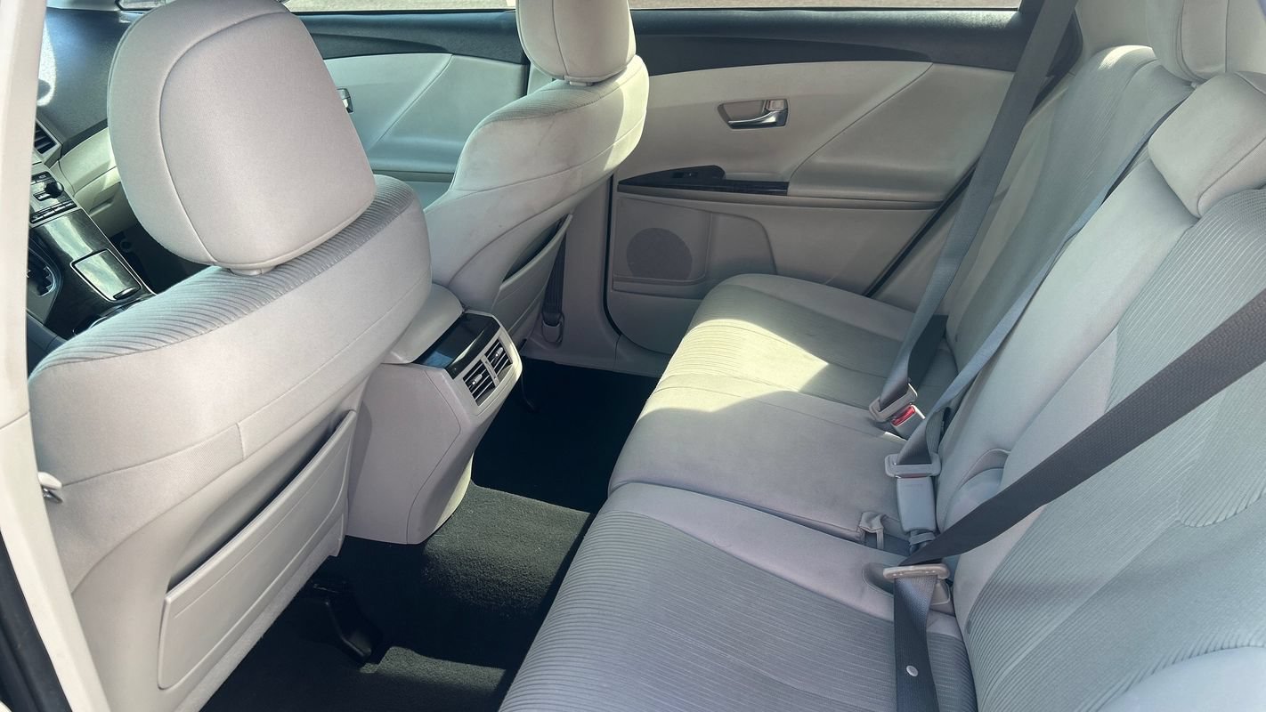 Used 2015 Toyota Venza LE AWD/4WD image 10