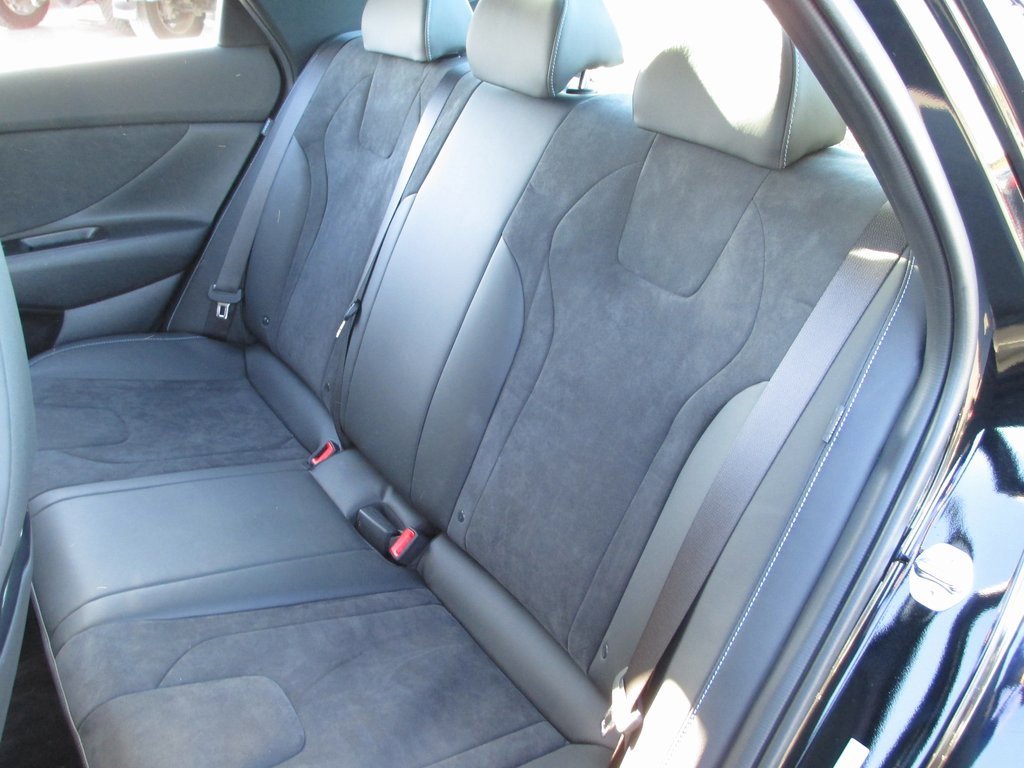 Used 2025 Hyundai Elantra N image 18