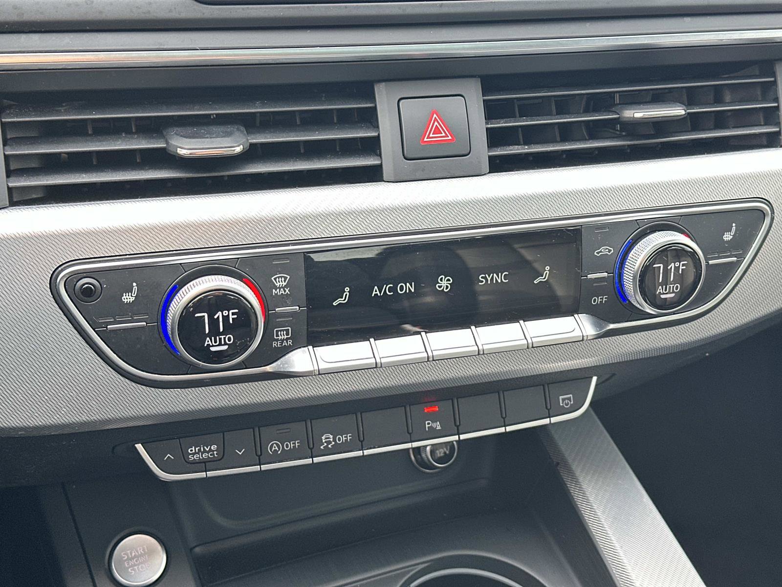 Used 2017 Audi A4 2.0T Premium image 29