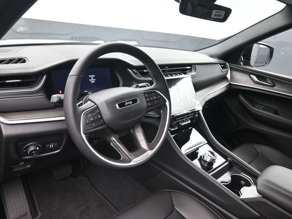 New 2025 Jeep Grand Cherokee L Limited w/ Black Appearance Package image 33