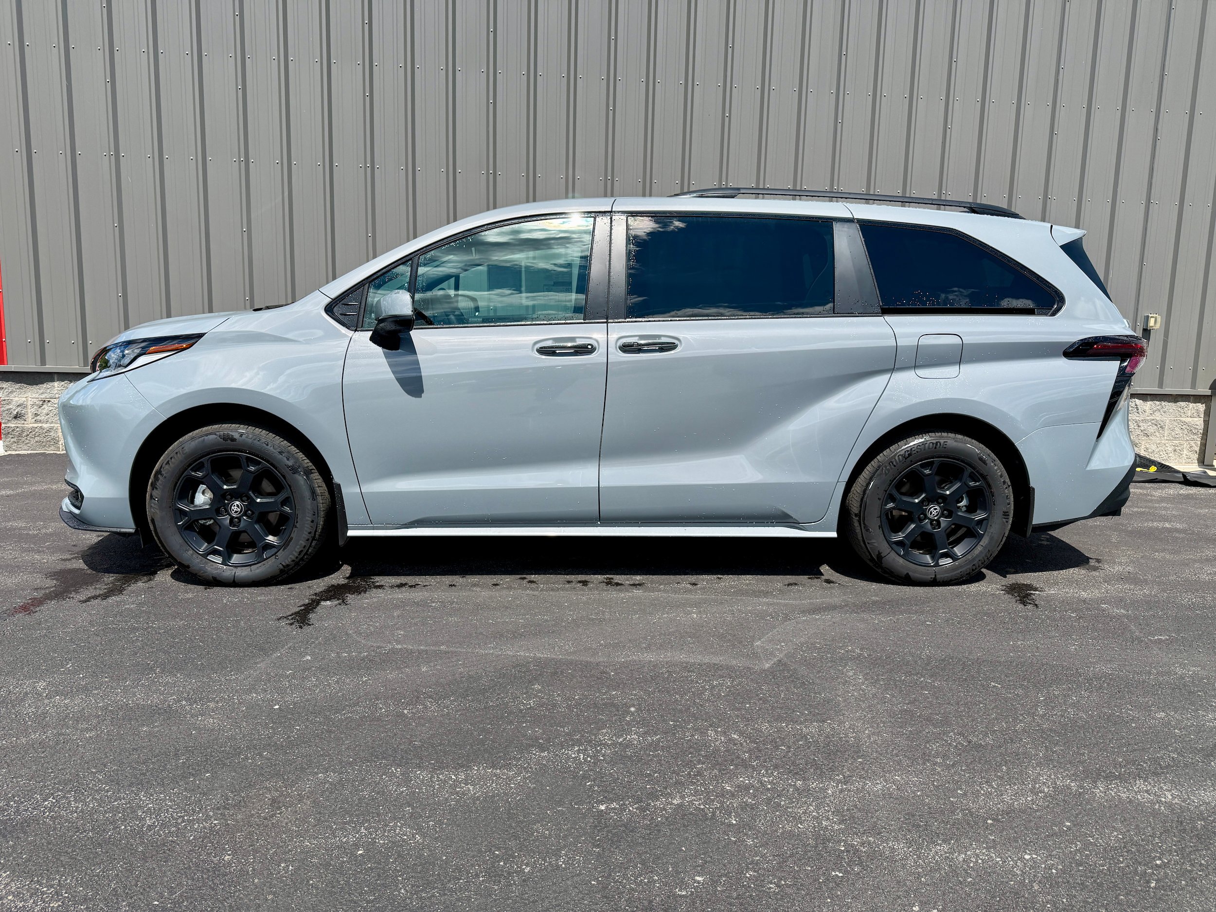 Certified 2026 Toyota Sienna XLE Woodland Edition AWD/4WD image 11