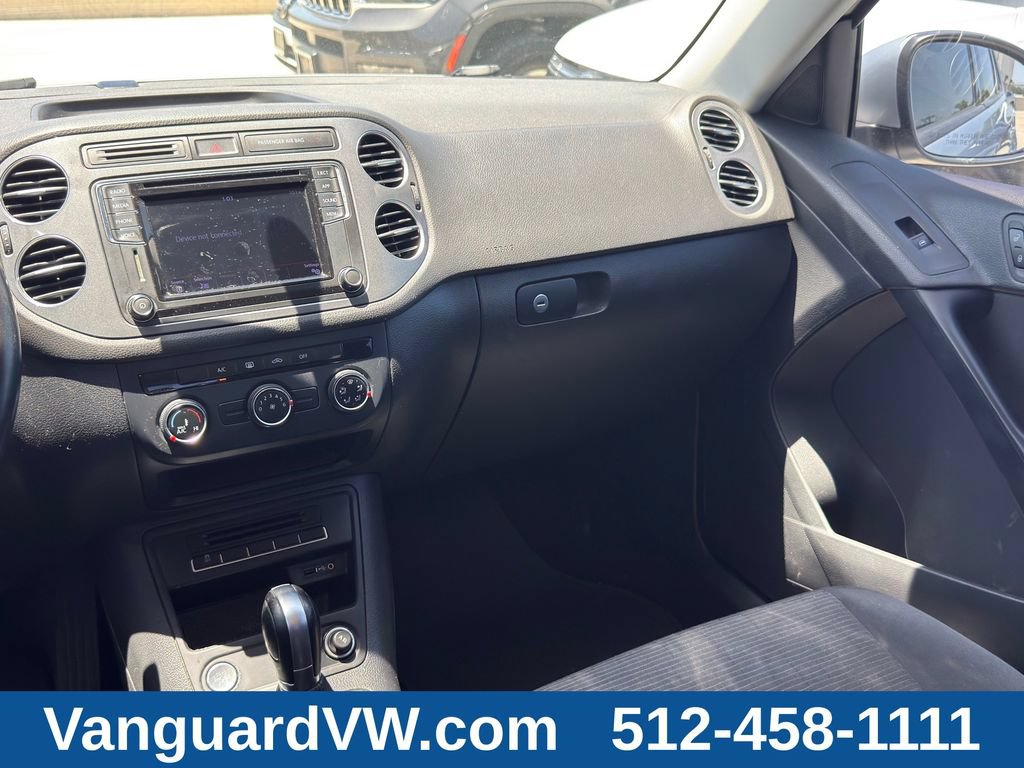 Used 2018 Volkswagen Tiguan Limited FWD image 29