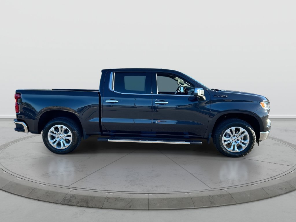 Used 2023 Chevrolet Silverado 1500 LTZ w/ Technology Package AWD/4WD image 9