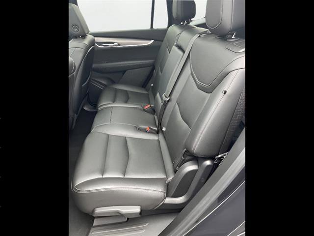 Used 2023 Cadillac XT6 Luxury image 11