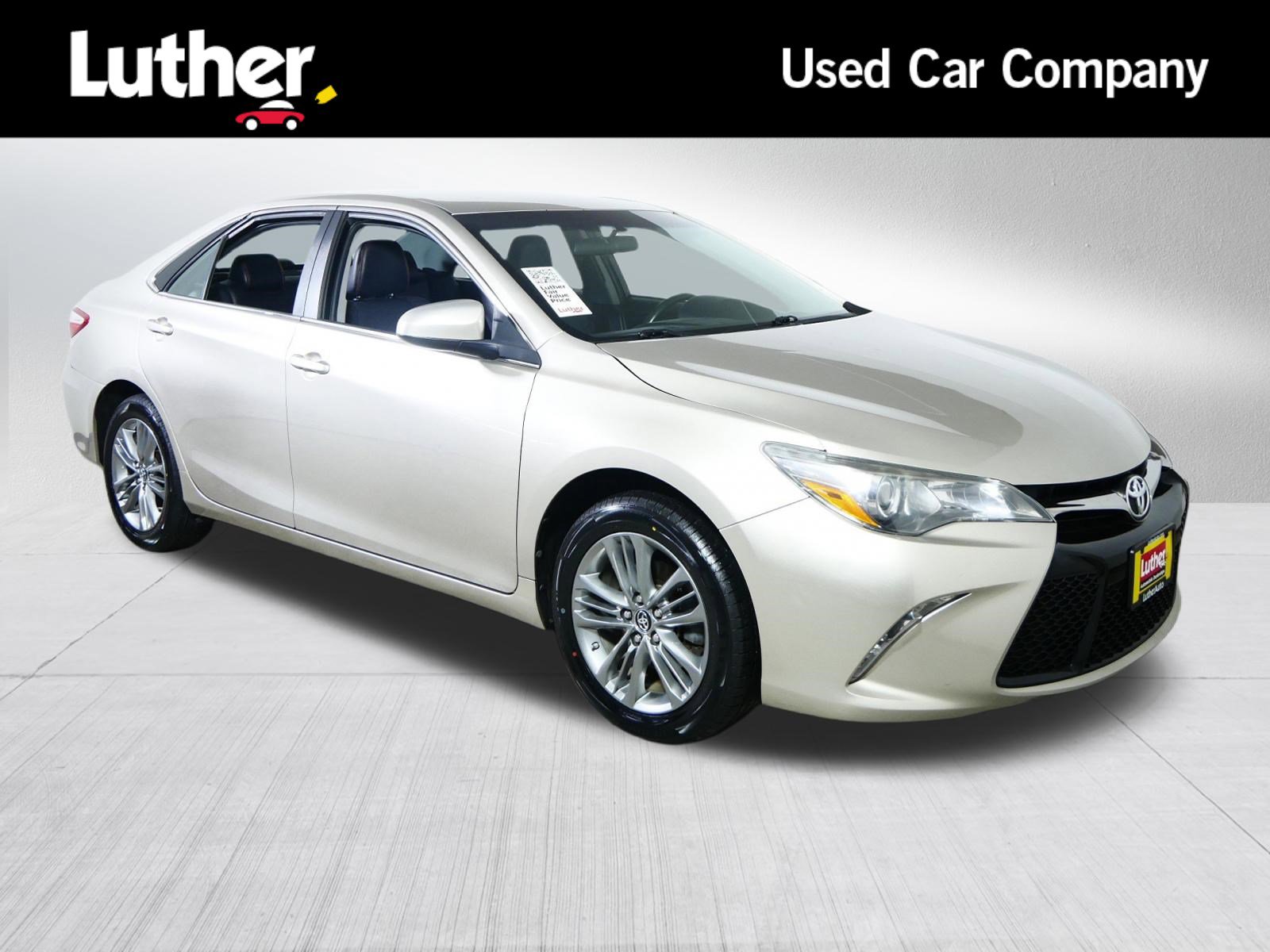 Used 2017 Toyota Camry SE FWD image 1