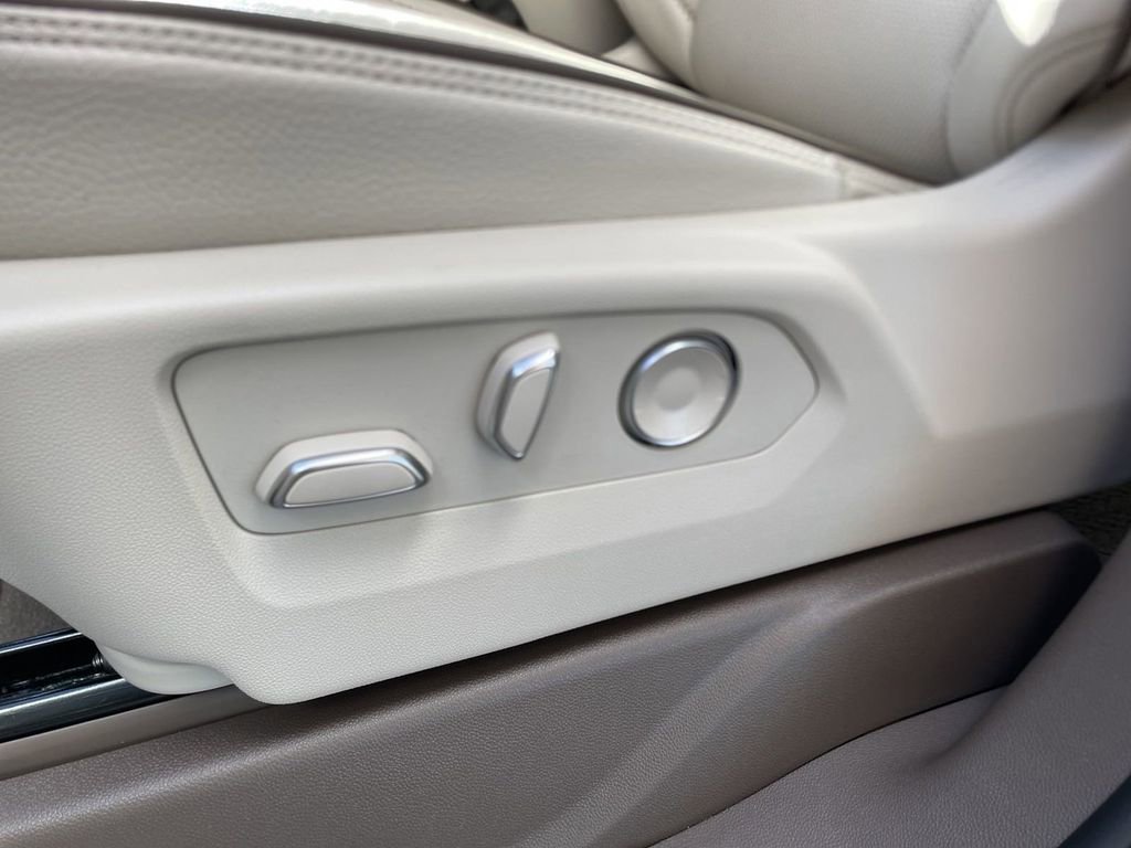New 2024 GMC Yukon Denali w/ Denali Reserve Package image 24