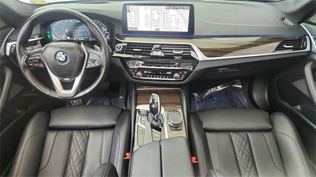 Used 2023 BMW 530e xDrive w/ Premium Package image 90