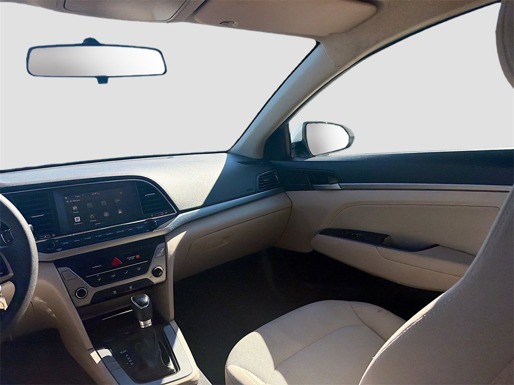 Used 2017 Hyundai Elantra SE image 25