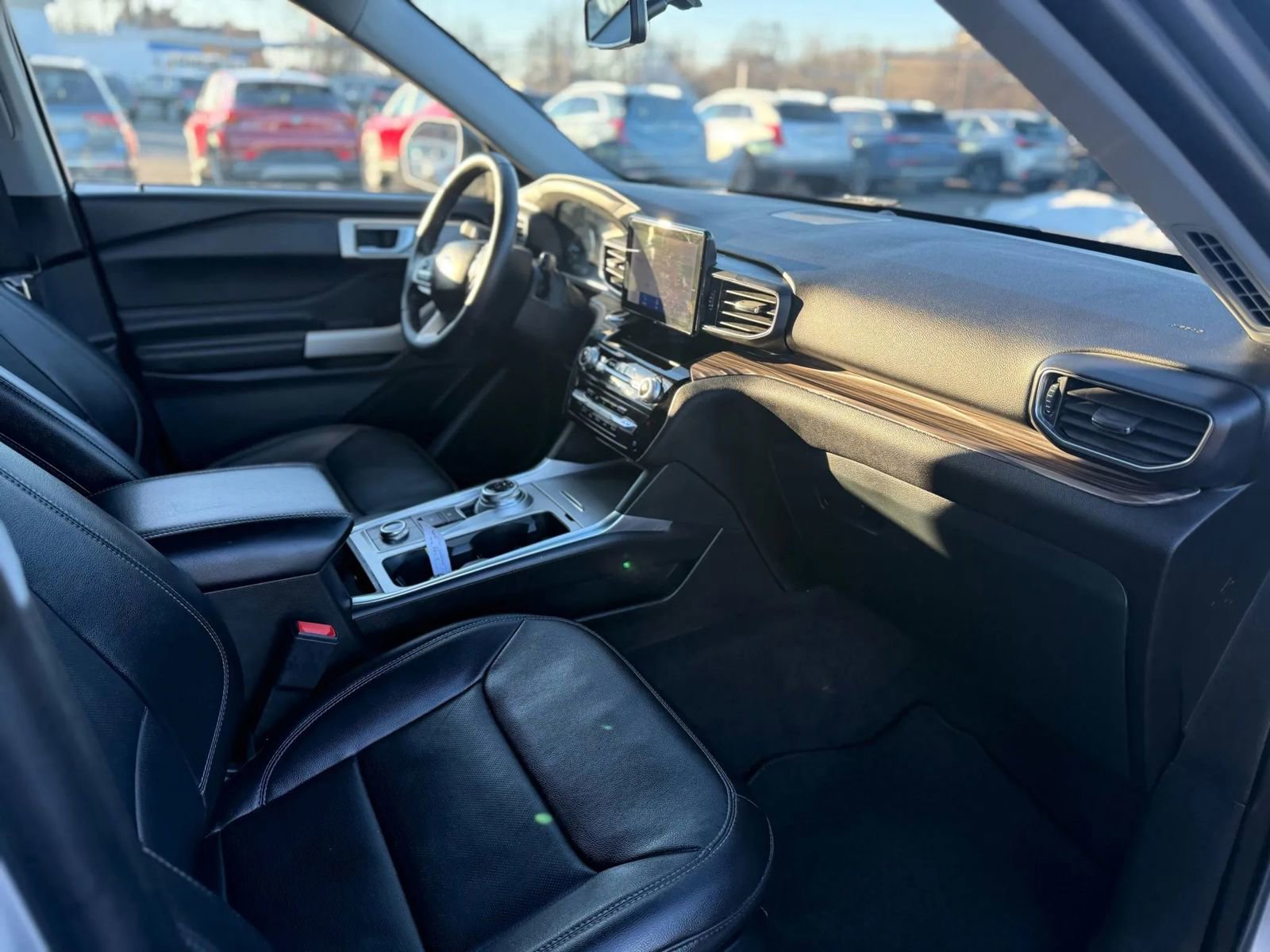 Used 2023 Ford Explorer Limited image 22