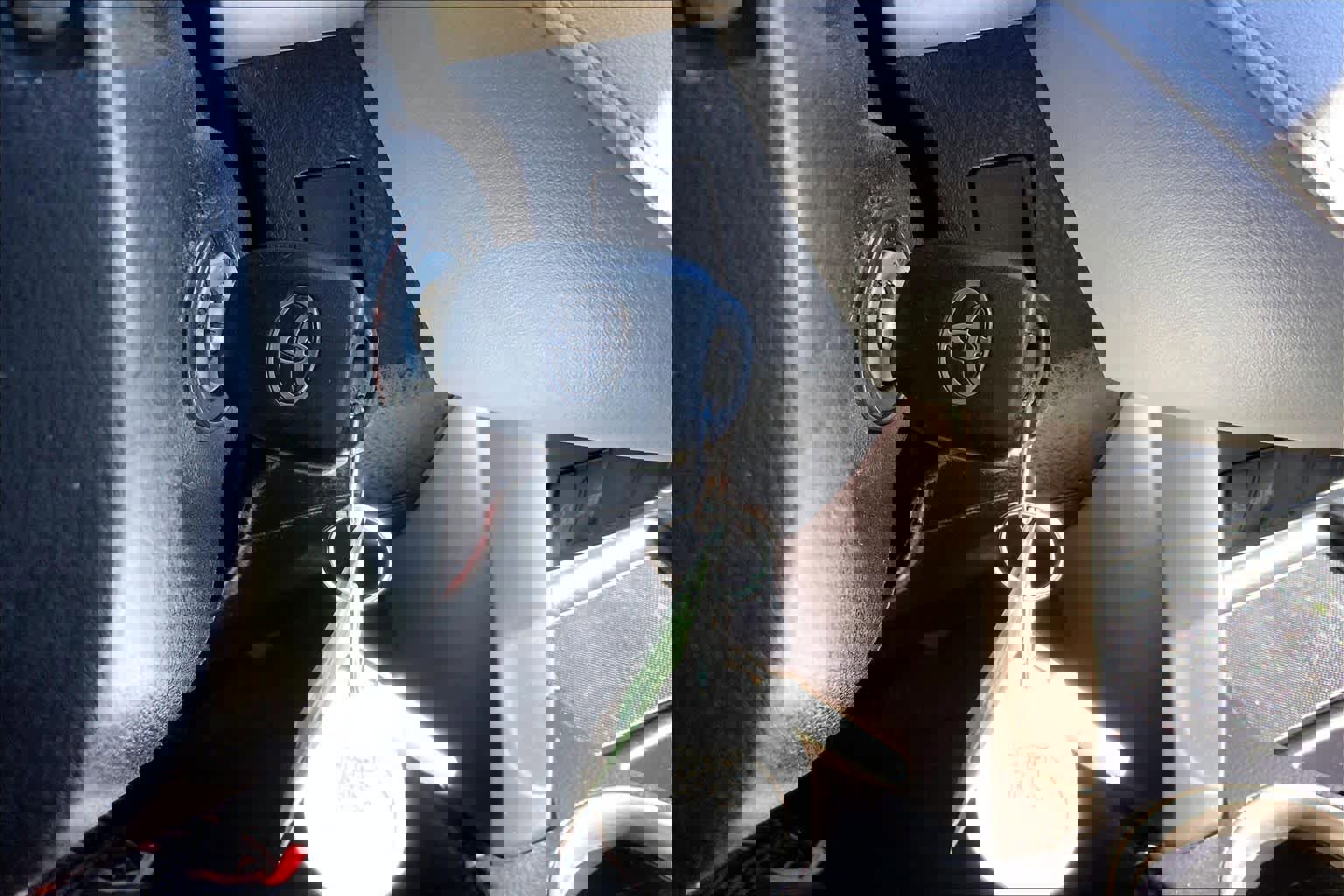 Used 2015 Toyota RAV4 LE image 10