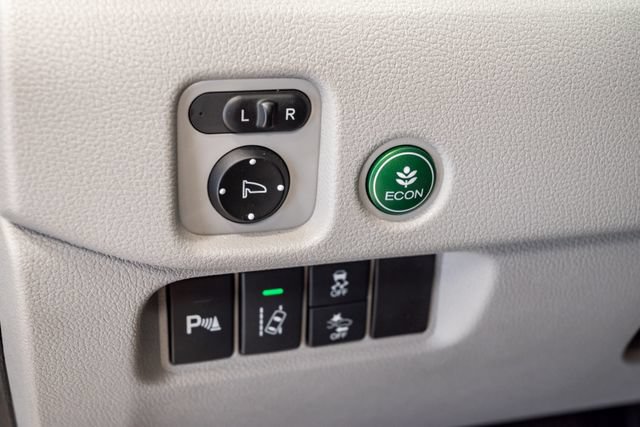 Used 2016 Honda Pilot Touring image 9