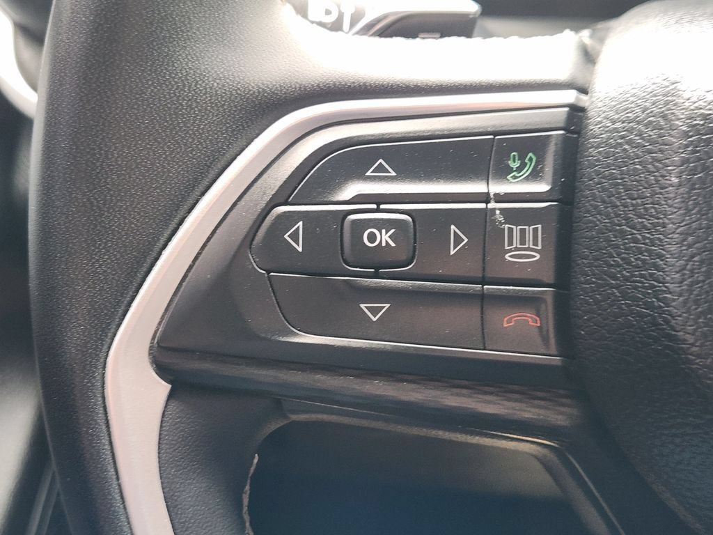 Used 2023 Jeep Grand Cherokee Altitude RWD image 29